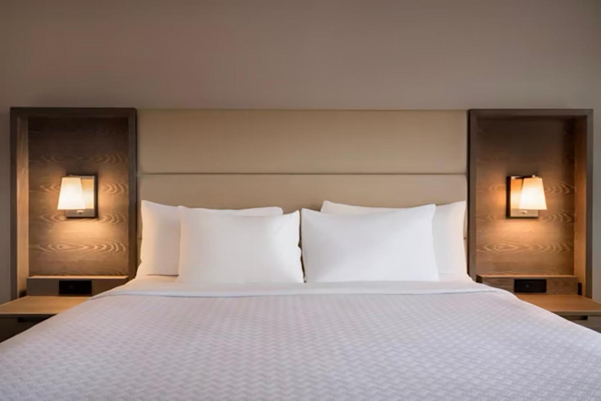 Crowne Plaza Englewood By Ihg Hotel Exterior foto